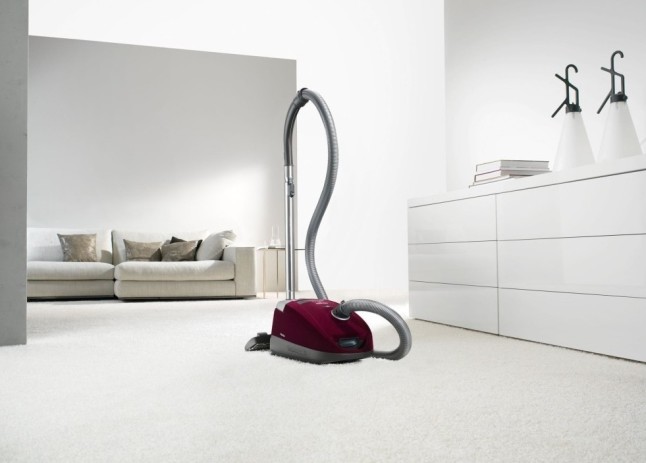 miele_s6270_red_velvet_canister_vacuum_cleaner_3